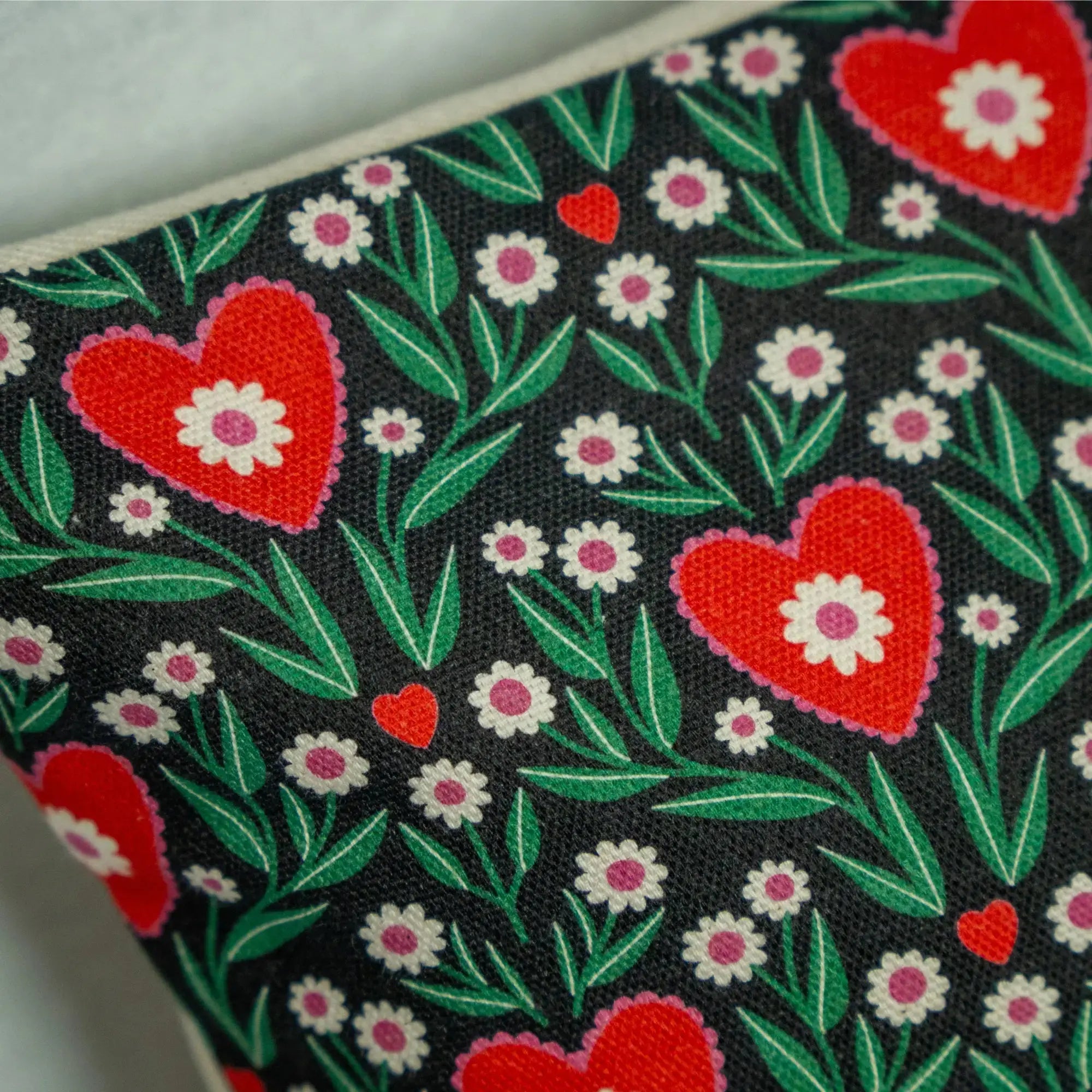 Coussin design – Motif Floraison Graphique (édition limitée) SEZONS