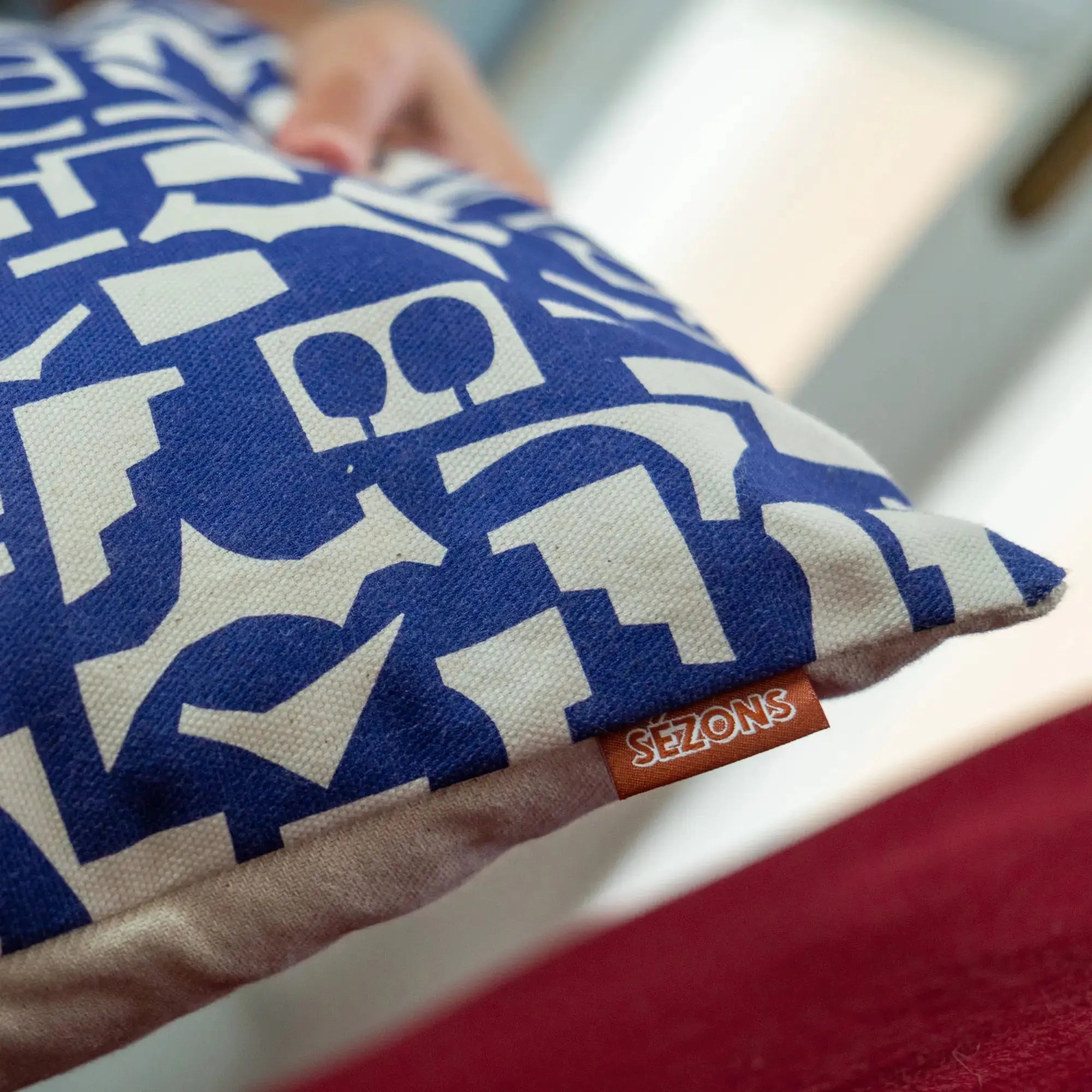 Coussin carré design – Motif Structure Intuitive (édition limitée) SEZONS