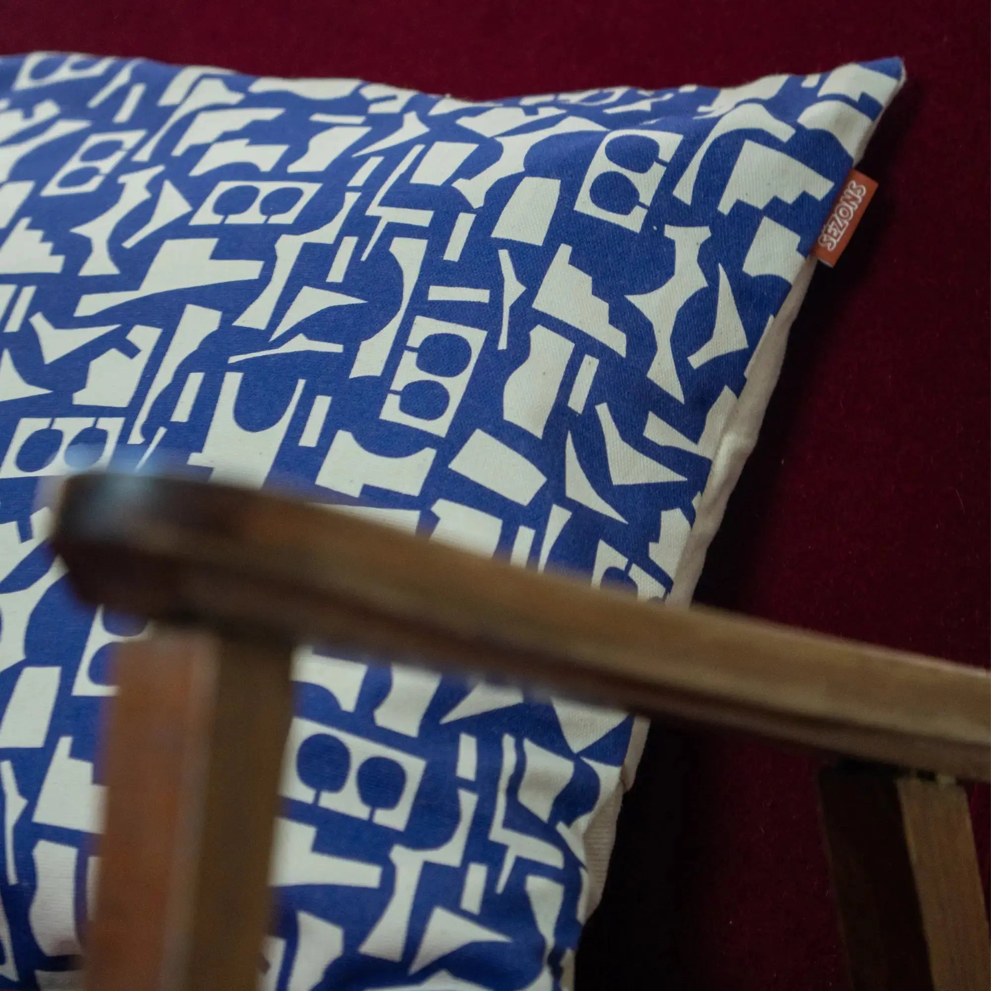 Coussin carré design – Motif Structure Intuitive (édition limitée) SEZONS