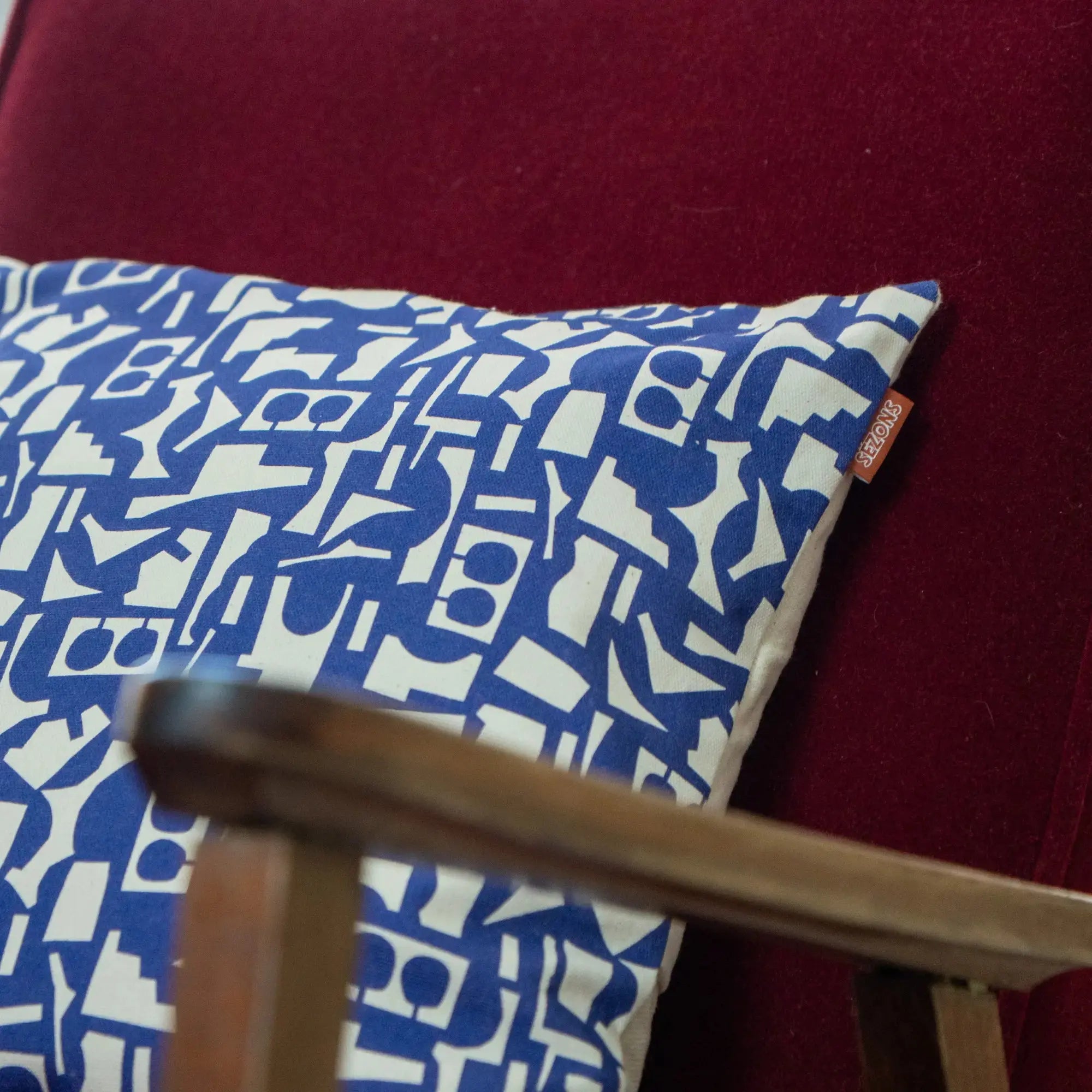 Coussin carré design – Motif Structure Intuitive (édition limitée) SEZONS