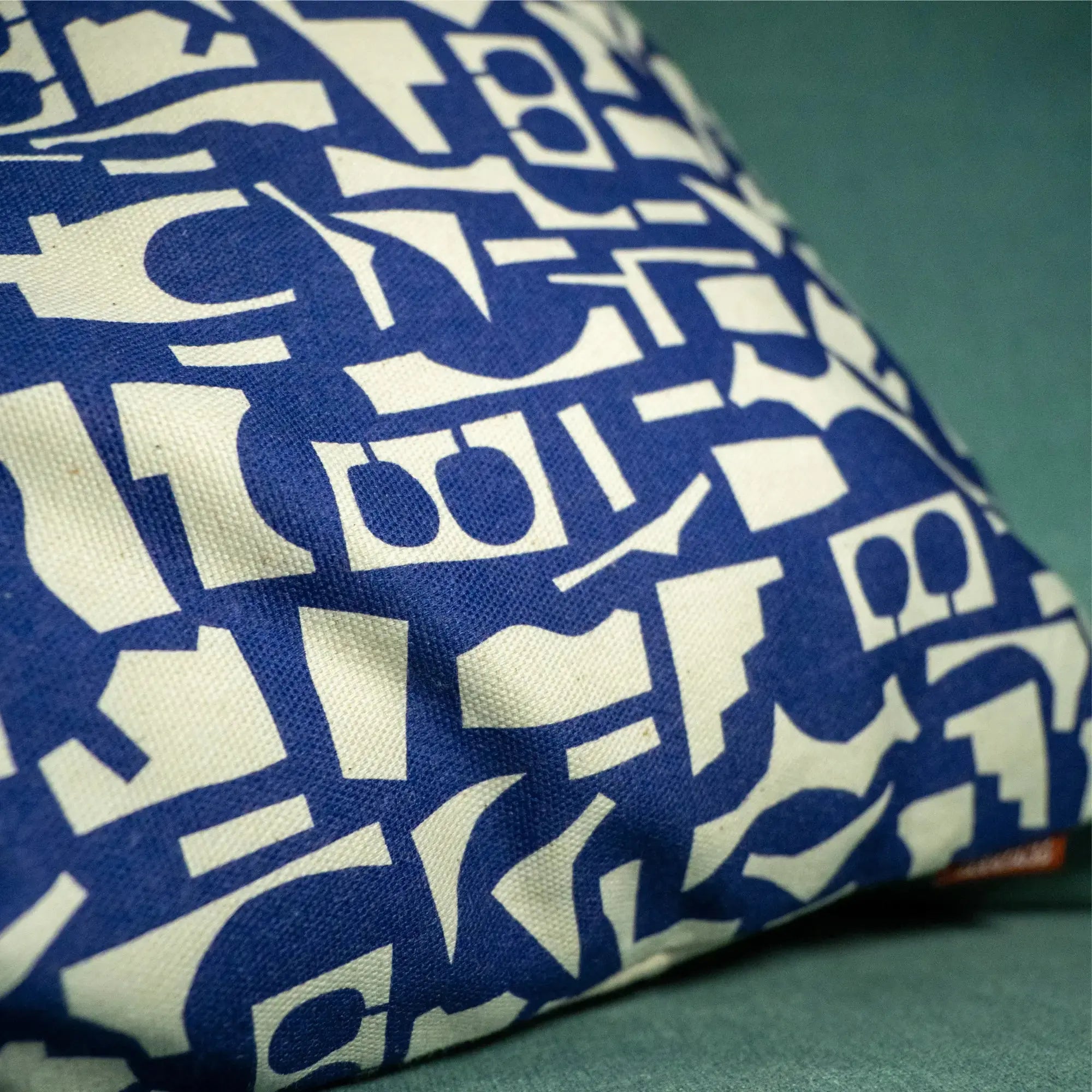 Coussin carré design – Motif Structure Intuitive (édition limitée) SEZONS