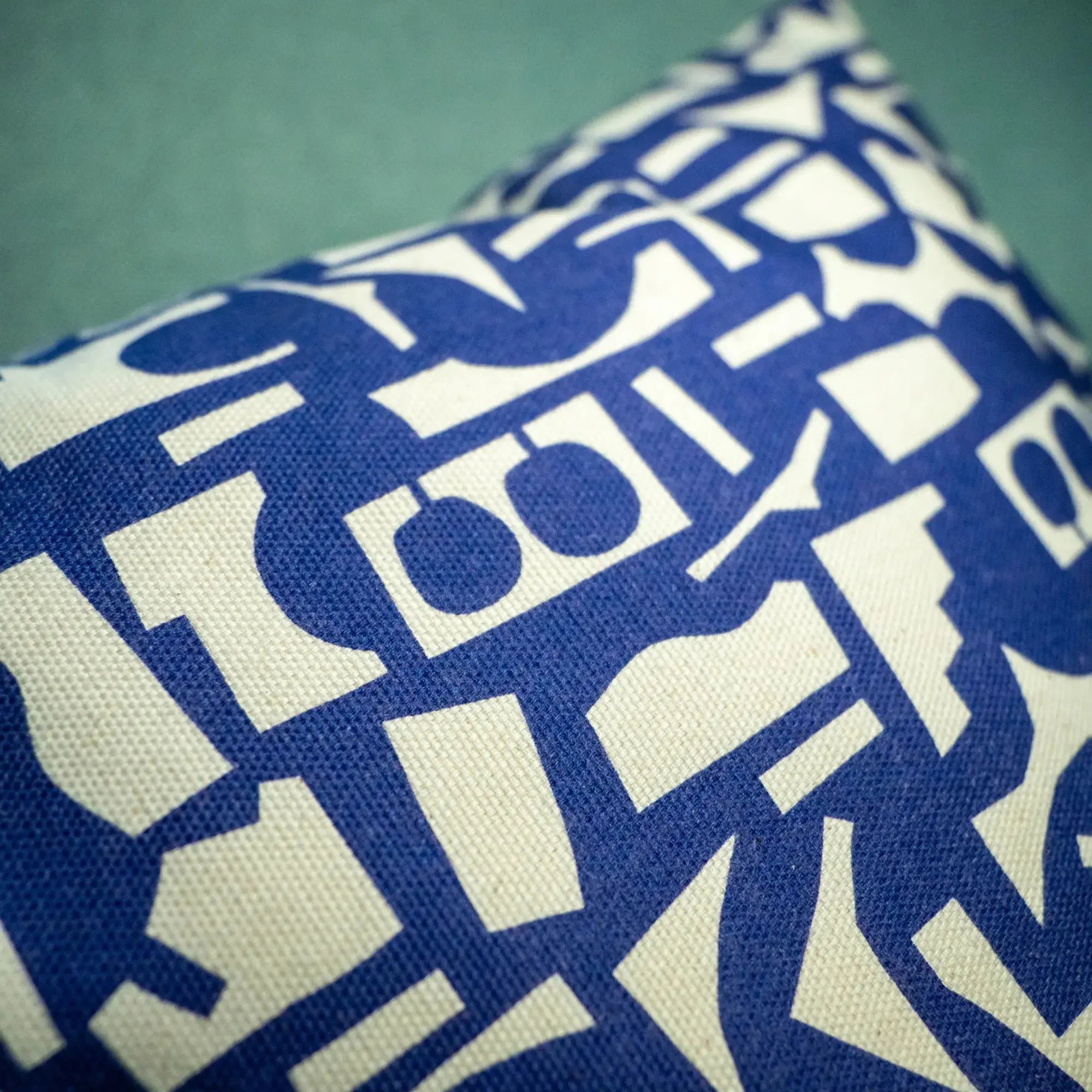 Coussin carré design – Motif Structure Intuitive (édition limitée) SEZONS