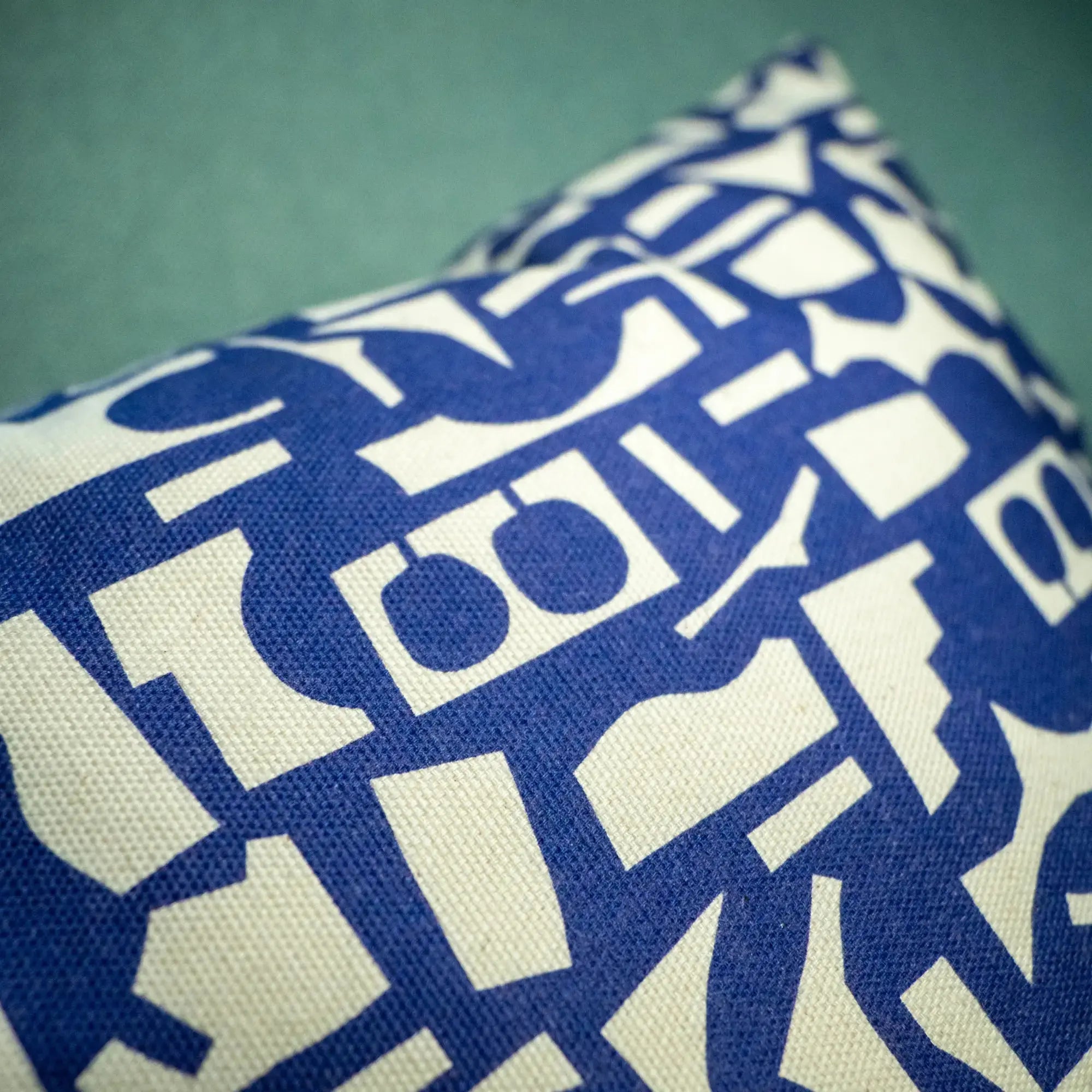Coussin carré design – Motif Structure Intuitive (édition limitée) SEZONS