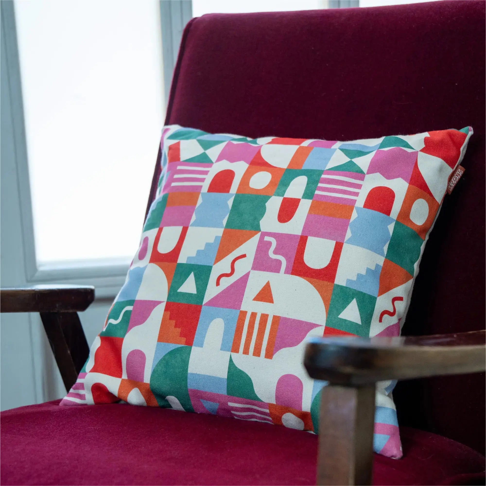 Coussin déco 40x40 – Motif Vibration Modulaire (édition limitée) SEZONS